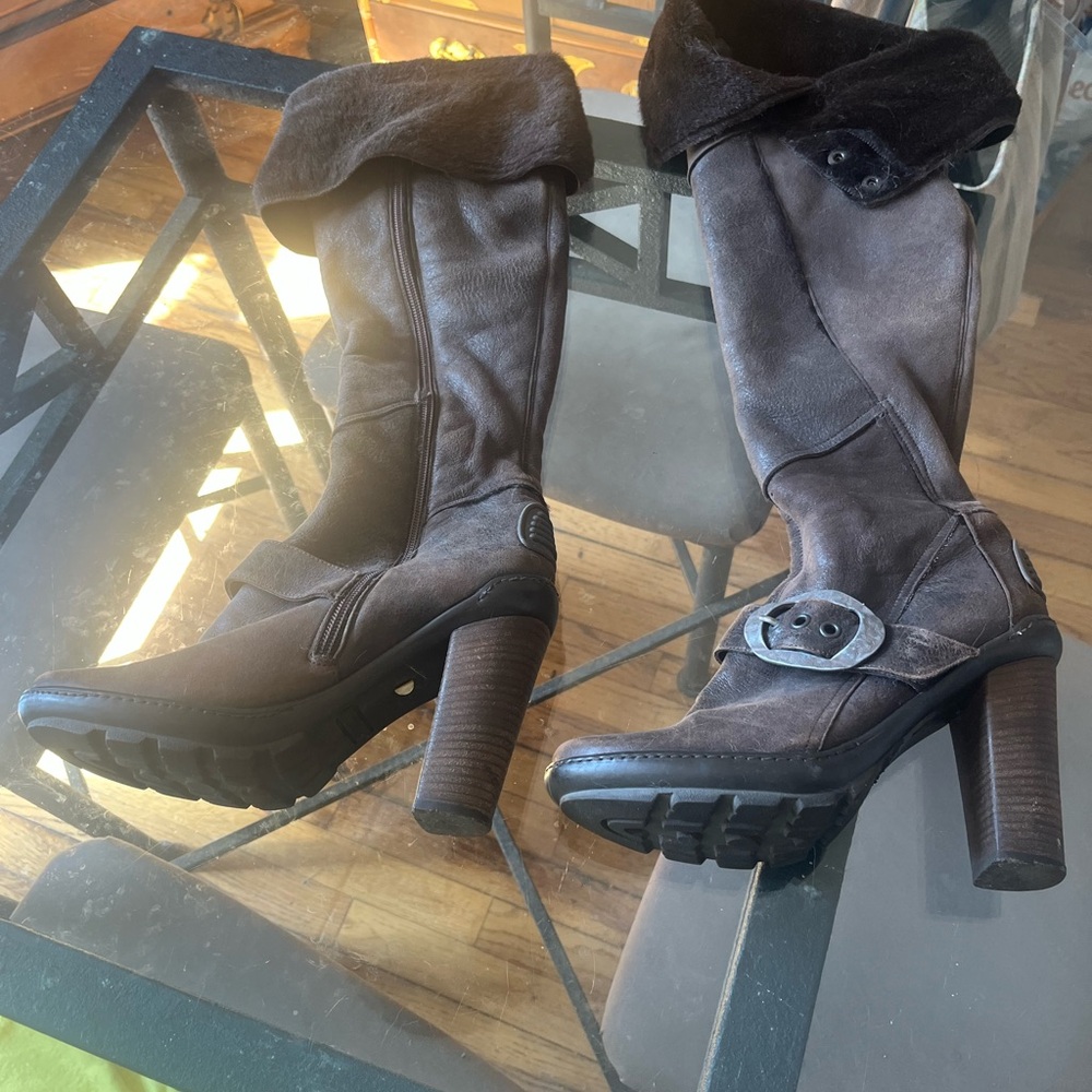 Stylish Brown Leather Women's Boots. Knee high or folded down